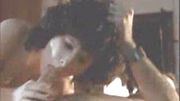 માઇક માન્સિની પથારીમાં સેકસી વીડીયો ફુલ સેકસી વીડિયો છૂંદણાવાળા ગોદડાને વાહિયાત કરે છે